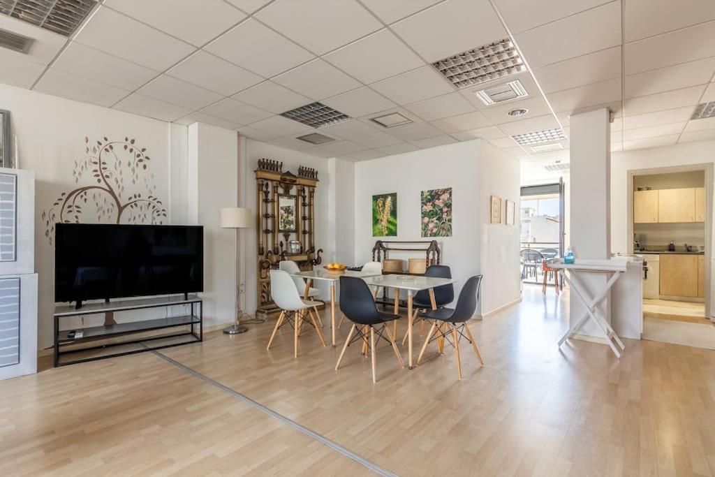 Downtown Spacious Loft Just 3 Minutes From Centre Appartement Héraklion