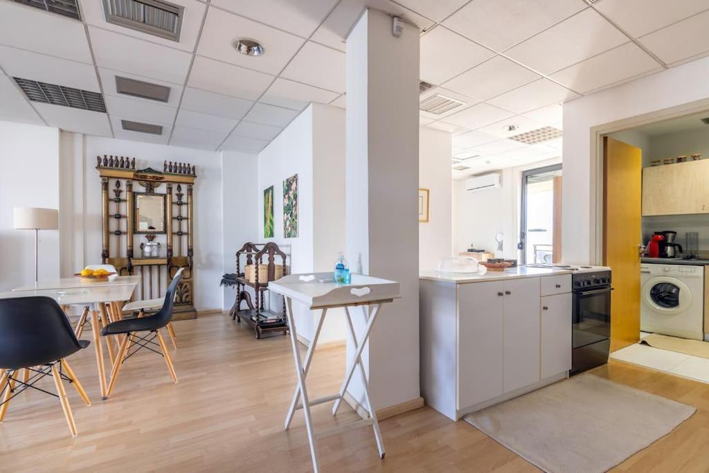 Downtown Spacious Loft Just 3 Minutes From Centre Appartement Héraklion
