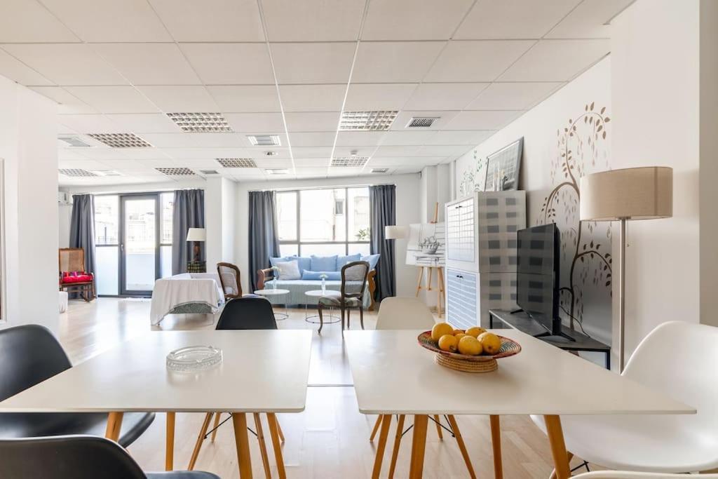 Downtown Spacious Loft Just 3 Minutes From Centre Appartement *