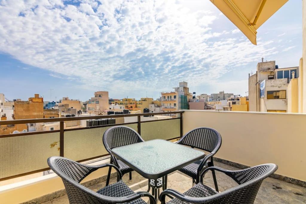 Downtown Spacious Loft Just 3 Minutes From Centre Appartement Héraklion