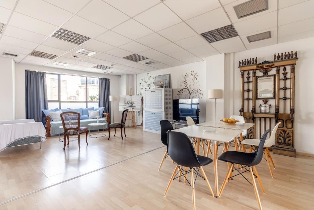 Downtown Spacious Loft Just 3 Minutes From Centre Appartement Héraklion